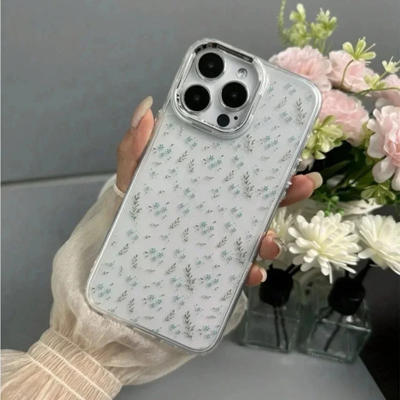Accessories - ⚠️Clearance iPhone 15/Pro/Pro Max Clear Floral Patterned Phone Case